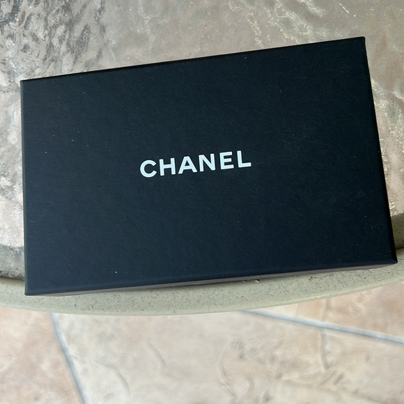 CHANEL Brand New Carmella card case rare, price is firm. - Picture 4 of 7